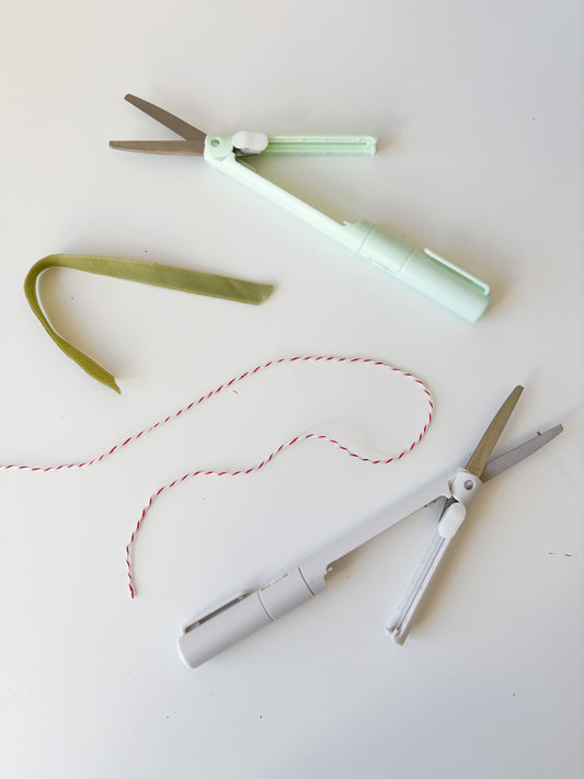 Scissor Stick -- Scissor and Scorer in one